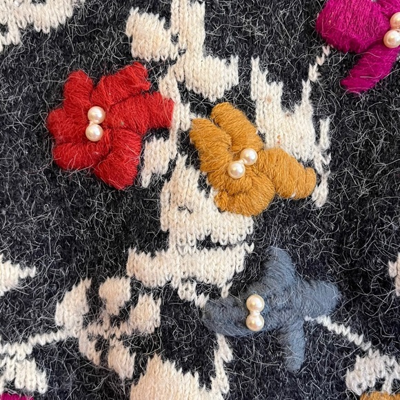 Vintage Kitty Hawk Vivian Lang Sweater Womens Medium 3D Floral Embroidered Knit - Picture 4 of 12